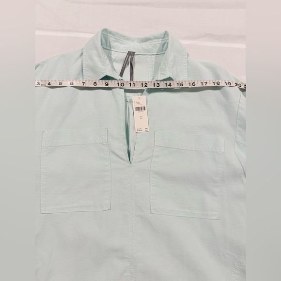 By Anthropologie Collared Patch Pocket Utility Popover Top - XS - NWT - Picture 9 of 14